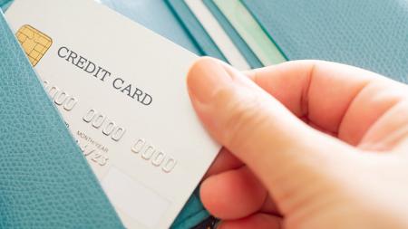 クレジットカードの平均保有枚数は2.84枚　入会のきっ