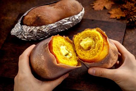 【※これは焼き芋ではありません、バウムクーヘンです