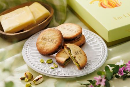 《 ホワイトデーのお返しにも 》木の実とバターのお菓 《 ホワイトデーのお返しにも 》木の実とバターのお菓