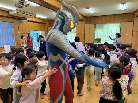 「ウルトラマン基金」被災地支援訪問
八丈島のutf-8