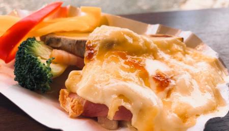 【野外民族博物館リトルワールド】本場スイスの“とろ 【野外民族博物館リトルワールド】本場スイスの“とろ