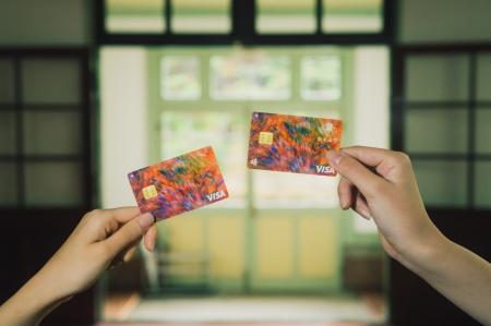 会員数5.3万人に支持されるヘラルボニーカード、初と