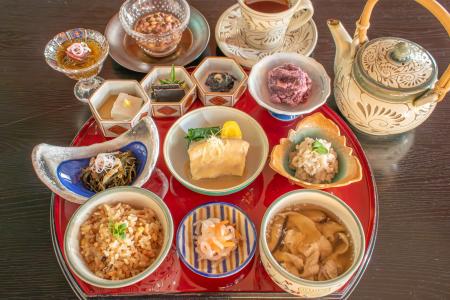 【ロワジールホテル 那覇】沖縄県認定の琉球料理伝承