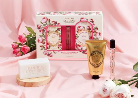 芳醇なローズ精油がふんわり香るなめらか肌に。ハンド