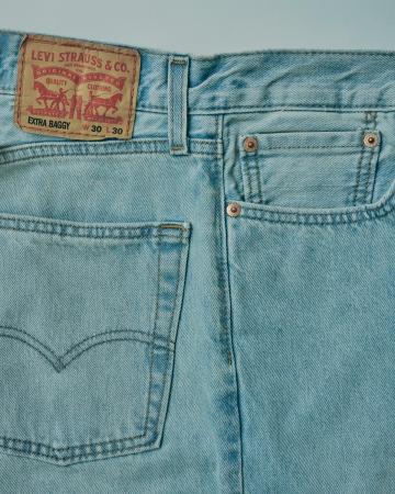 Levi’s(R)「EXTRA BAGGY」国内販路限定モデル登場