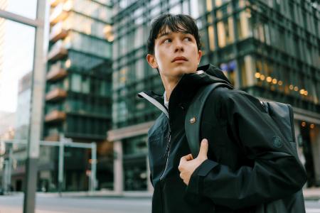 シンプルなブラックデザインが人気の「プレミアムブラ シンプルなブラックデザインが人気の「プレミアムブラ