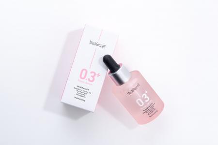 年齢肌のハリ・うるおい悩みに着目 Amazon限定美容液 年齢肌のハリ・うるおい悩みに着目 Amazon限定美容液