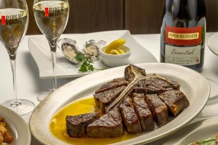 ニューヨークの名門ステーキハウス「ベンジャミンステ ニューヨークの名門ステーキハウス「ベンジャミンステ