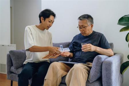 【ワーキングケアラー実態を調査】　就労者の約2utf-8