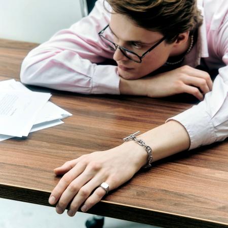 “劣化しない日常美”を追求。耐久性×デザインを両立す “劣化しない日常美”を追求。耐久性×デザインを両立す