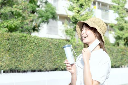 ピーコック魔法瓶　昨年大ヒットの携帯保冷氷のう「ア