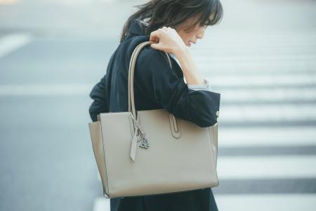 「ダブルアンド デイナイト」より、大人シンプルに毎