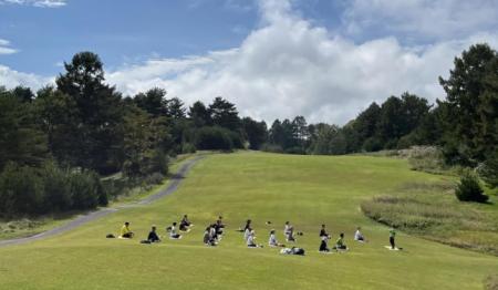 嬬恋プリンスホテルが標高 1,100mのリトリートヨガ体