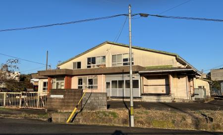 旧川辺学校給食センターを売却します