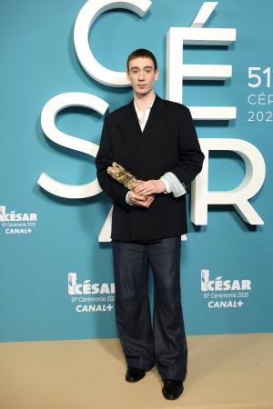 【ロエベ】テオドール・ペルランがセザール賞の授賞式