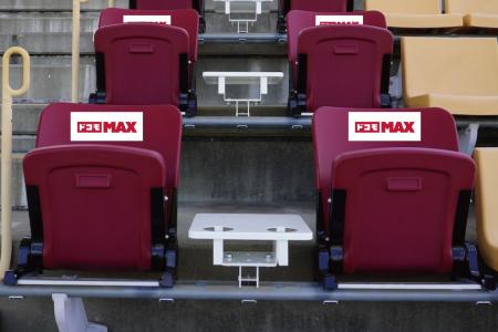 松本山雅FCホームゲームに「ドコモ MAXペアシート」が