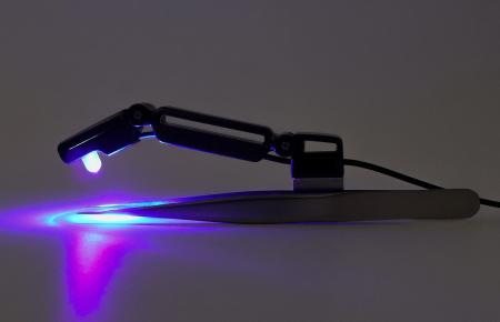 まつげエクステ施術用デバイスにLED照明技術を活用 まつげエクステ施術用デバイスにLED照明技術を活用