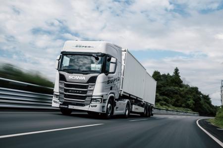 スカニアジャパン、日野自動車および三菱ふそうトラッ