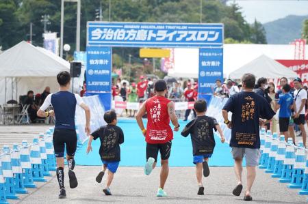 “赤い情熱が伯方に集う”――「瀬戸内しまなみ海道 今治