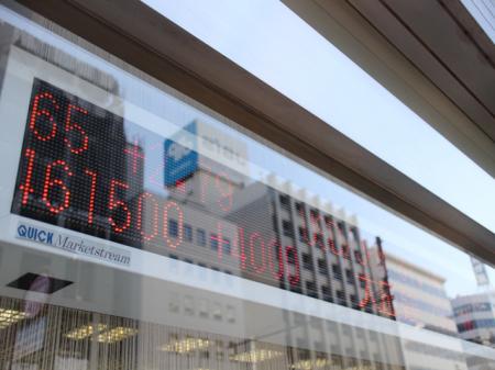 実は「放置」が一番難しい？NISA開始3年、資産を倍...