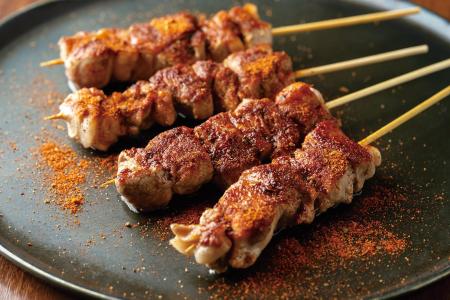 毎年大人気のグルメ屋台や、世界的フラワーアーティス