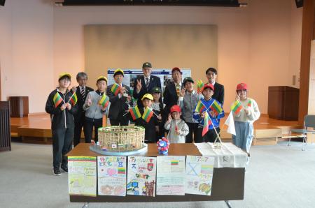 ようこそ豊橋市へ!駐日リトアニア共和国大使が市長表 ようこそ豊橋市へ!駐日リトアニア共和国大使が市長表