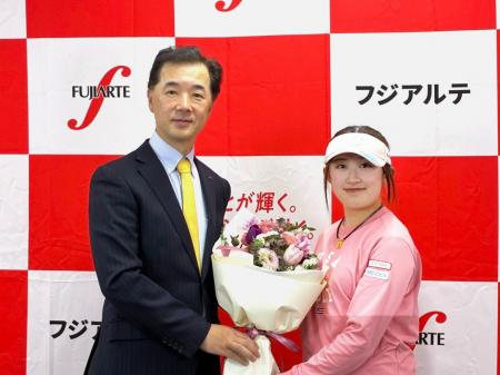 女子プロゴルファー 加藤麗奈プロとのスポンサー契約 女子プロゴルファー 加藤麗奈プロとのスポンサー契約