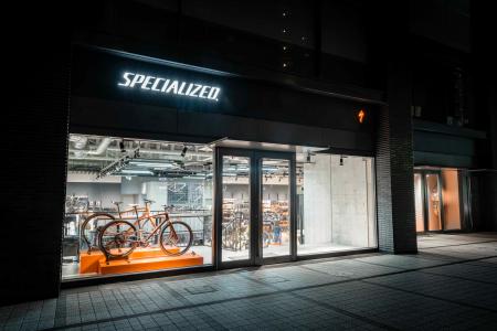 スペシャライズド新宿がフラッグシップストアとしてリ