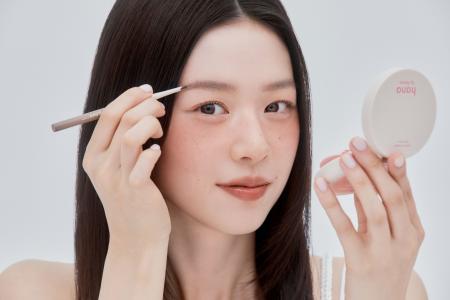 ファミリーマート限定「hana by hince」1周年!ブラン ファミリーマート限定「hana by hince」1周年!ブラン