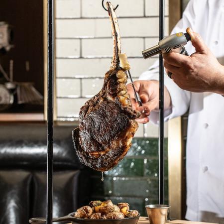 日本初上陸。伝説のステーキハウス「Smith & Wollensk