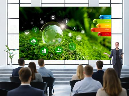 一体感ある大画面と省施工を実現するLEDディスプレイ