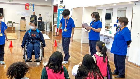 ＜初開催＞ 子ども向け介護体験イベントに密着 ― 浦添