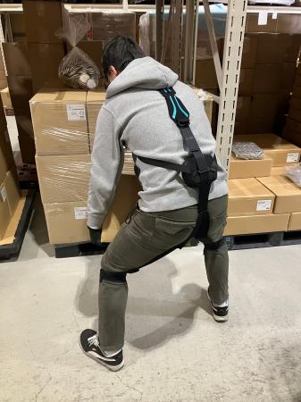 株式会社ベック、物流現場の安定運営へマッスルスーツ