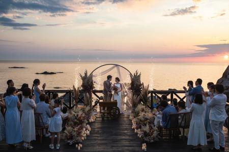 【福井県】日本海を目前に誓う“オーシャンビュー人前