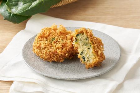 「カキグラタンコロッケ」 3/11(水)より期間限定で 「カキグラタンコロッケ」 3/11(水)より期間限定で