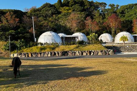 導入事例：グランピング施設にて、湿気や潮風、寒暖差