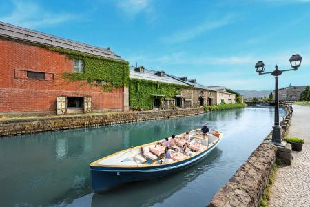 【OMO5小樽】芽吹きの春、お花見気分で船上ティータイ