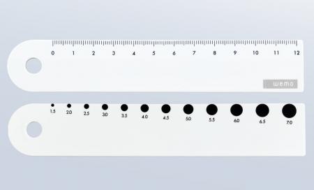 看護師の声から生まれた“新・メモができる定規”　wemo