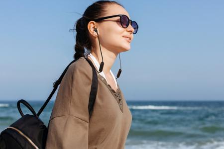 長時間の使用でも安心なバッテリーライフと独自のアプ