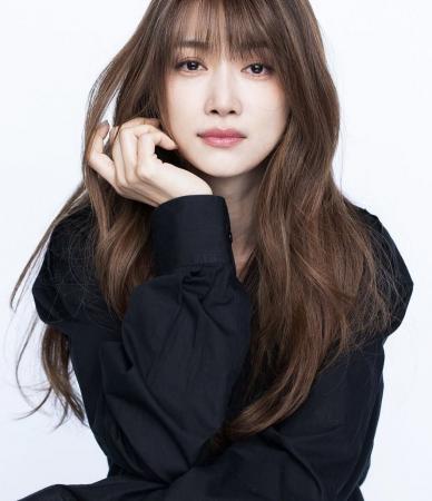 HUG&SHAKE Inc.が、女性誌カバーモデルや数多くの広告