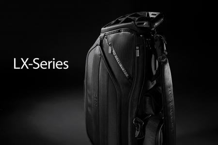 「ZERO HALLIBURTON」の堅牢な世界観を纏う、ラグジュ