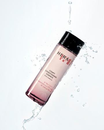 【HERA】内側から艶めくようなハリ感あふれる肌へのフ