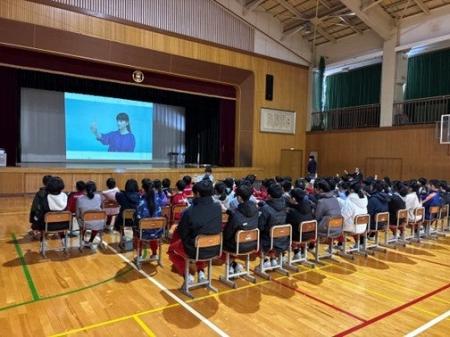 メガネのZoff「目の健康」を啓発する出張授業～福井県