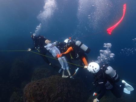 浜松市消防局とNPO法人MORE企画で「水中訓練・清掃プ