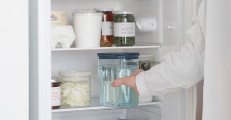 冷蔵庫のすき間に入る「ウォーターピッチャー」にWEB