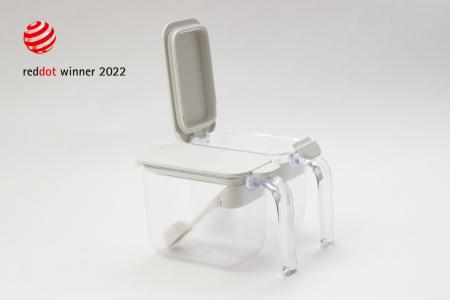 しっかり閉まって湿気を防ぎ、ワンタッチで開く「調味