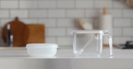 どこから見ても中身がわかるクリアカラー。人気の「極