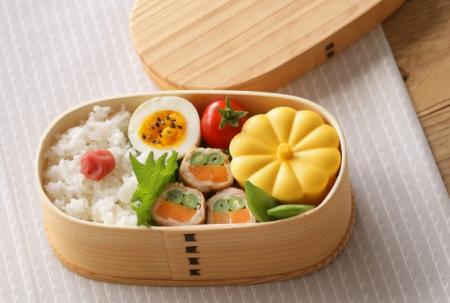 おかずの味・におい・色移りを防ぐ、フタつきのおかず