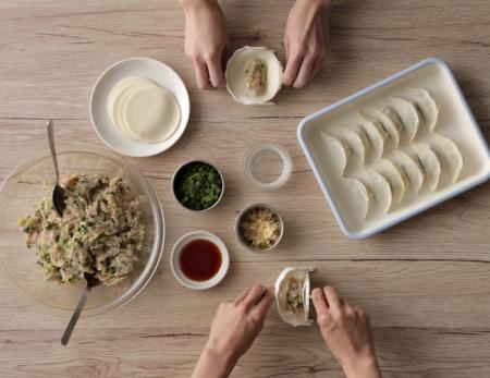 手早くプロ級の仕上がり、手包みのような餃子が簡単に