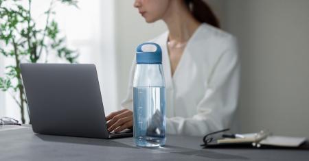 ネジの凹凸が触れにくく、なめらかな口当たりの「ウォ